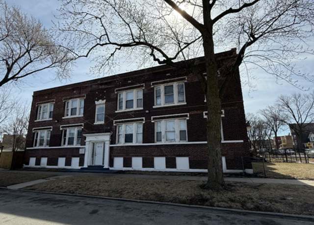 Property at 5423 W West End Ave, Chicago, IL 60644, 9 beds, 4 baths