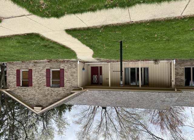 Property at 1605 E Mumford Dr, Urbana, IL 61802, 4 beds, 3 baths