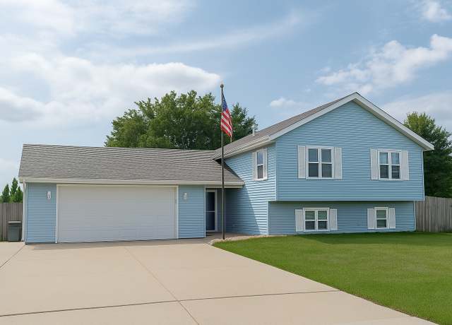 Property at 828 Thornberry Dr, Ottawa, IL 61350, 5 beds, 2 baths