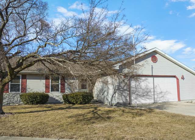 Property at 821 Park Dr, Rantoul, IL 61866, 3 beds, 2 baths