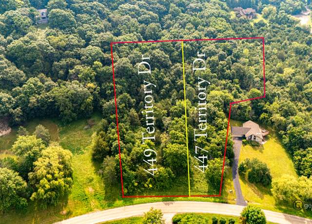 Property at 447 Territory Dr, Galena, IL 61036