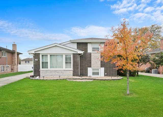 Property at 8836 Mcvicker Ave, Oak Lawn, IL 60453, 3 beds, 2 baths