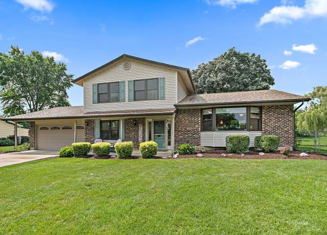 Property at 1324 Parker Pl, Elk Grove Village, IL 60007, 4 beds, 2.5 baths