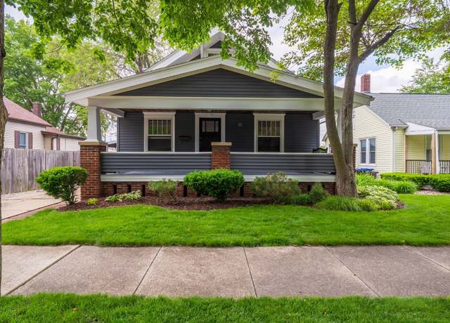 Property at 410 Beecher St, Bloomington, IL 61701, 4 beds, 2 baths