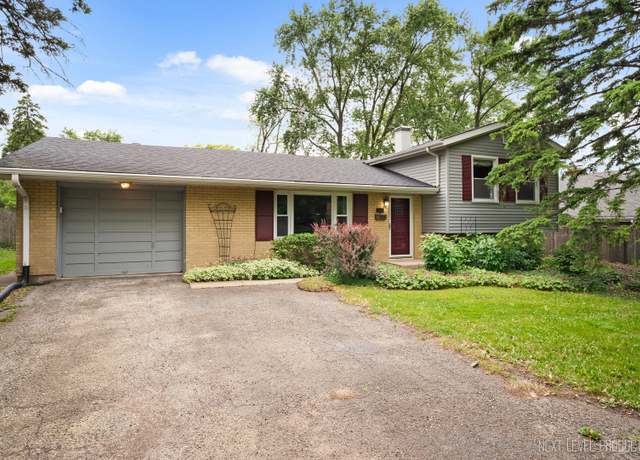Property at 333 S 14th St, St. Charles, IL 60174, 3 beds, 2 baths