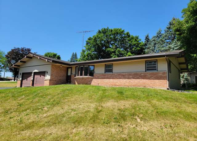 Property at 8788 Sheffield Dr, Belvidere, IL 61008, 4 beds, 3 baths