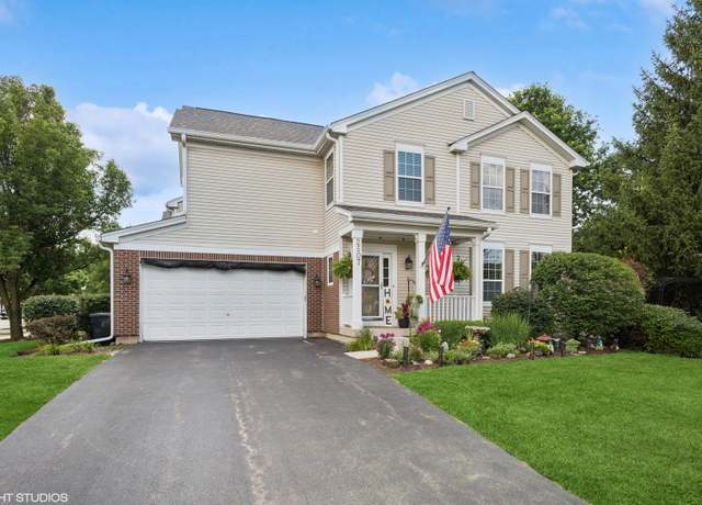 Property at 2507 Lorraine Cir, Geneva, IL 60134, 3 beds, 2.5 baths