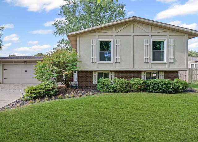 Property at 1011 Harrington Dr, Champaign, IL 61821, 4 beds, 2 baths