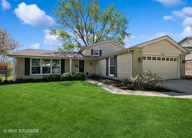 Property at 2927 N Huntington Dr, Arlington Heights, IL 60004, 3 beds, 2 baths