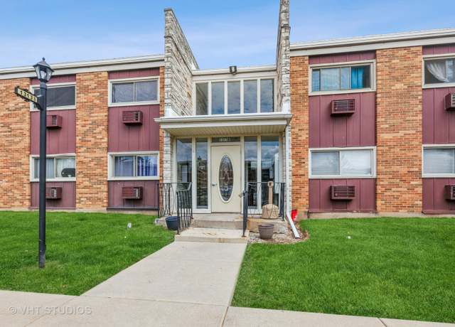 Property at 1313B S Rebecca Rd #215, Lombard, IL 60148, 1 bed, 1 bath