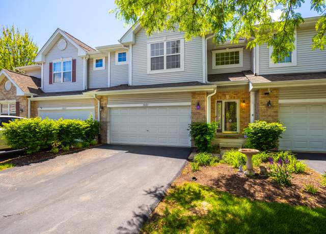 Property at 3021 Tangley Oaks Trl, Lisle, IL 60532, 2 beds, 2.5 baths