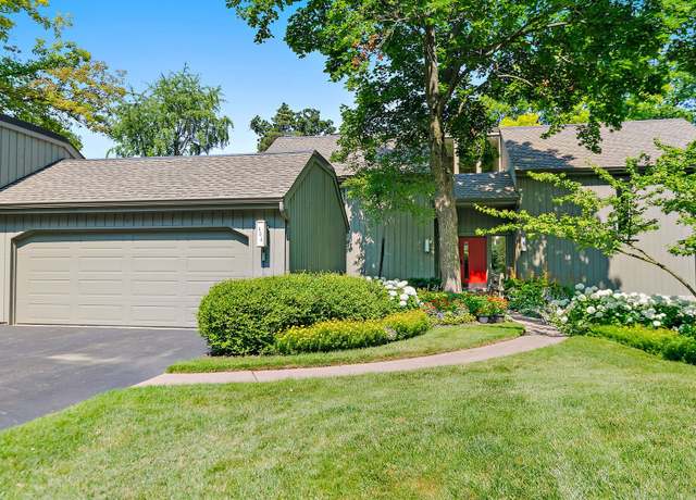 Property at 434C Woodview Rd Unit C, Lake Barrington, IL 60010, 3 beds, 3 baths
