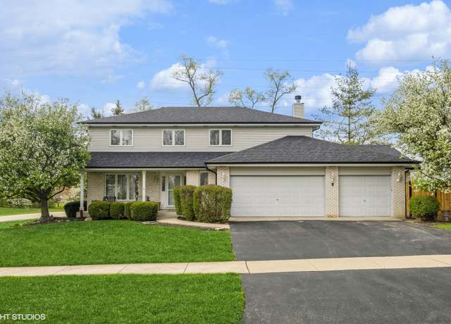 Property at 10401 Bloomfield Dr, Palos Park, IL 60464, 4 beds, 3.5 baths