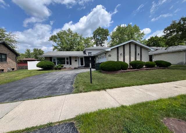Property at 824 E 193rd Pl, Glenwood, IL 60425, 4 beds, 2 baths