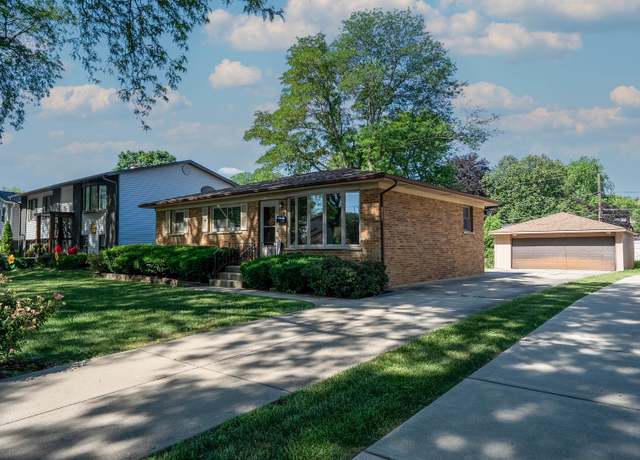 Property at 1416 S Chestnut Dr, Mount Prospect, IL 60056, 3 beds, 1 bath