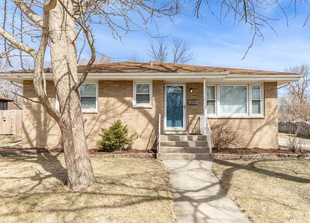 Property at 3340 Louise Dr, Lansing, IL 60438, 3 beds, 2.5 baths