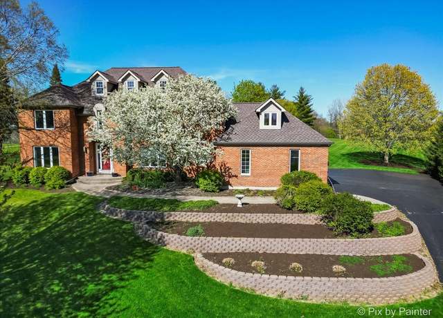 Property at 19 Lorraine Ct, Oakwood Hills, IL 60013, 4 beds, 3.5 baths