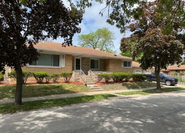 Property at 32 Elizabeth St, Calumet City, IL 60409, 3 beds, 2 baths