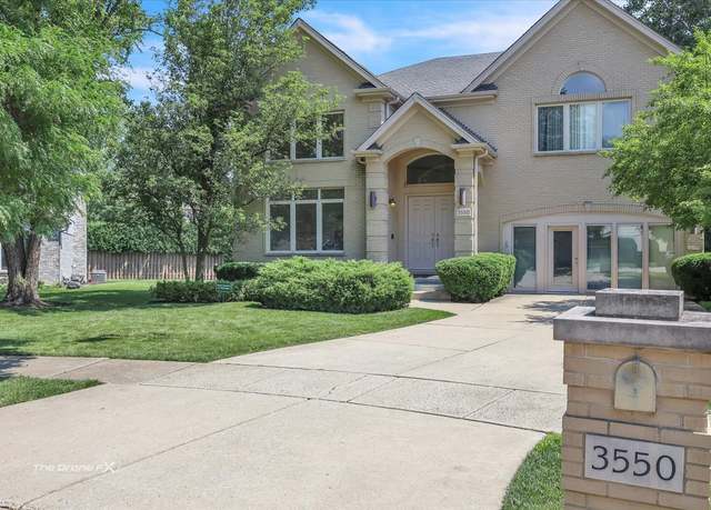 Property at 3550 E Ari Dr, Glenview, IL 60025, 5 beds, 4.5 baths
