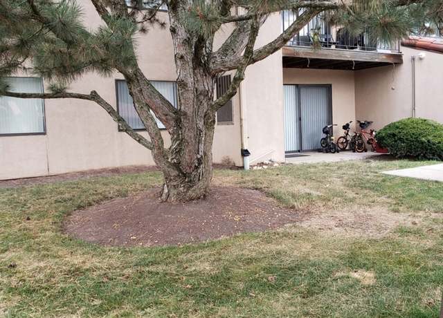 Property at 21W581 N North Ave #73, Lombard, IL 60148, 2 beds, 2 baths