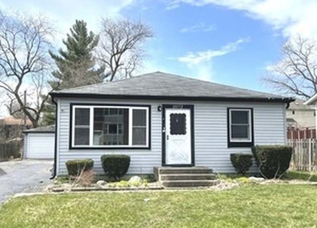 Property at 20772 N Elizabeth Ave, Prairie View, IL 60069, 3 beds, 2 baths