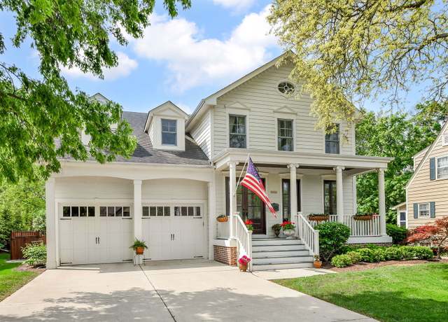 Property at 616 E Indiana St, Wheaton, IL 60187, 5 beds, 4.5 baths