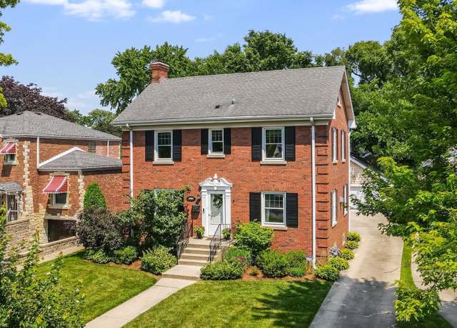 Property at 1633 S Vine Ave, Park Ridge, IL 60068, 5 beds, 4.5 baths