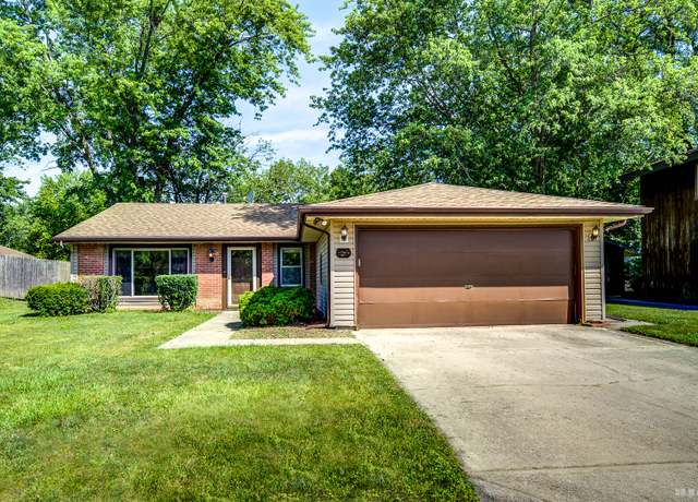 Property at 7800 W Kingston Dr, Frankfort, IL 60423, 4 beds, 2 baths