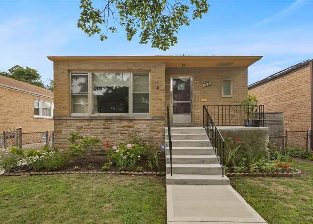 Property at 2643 W Pratt Ave, Chicago, IL 60645, 6 beds, 2.5 baths