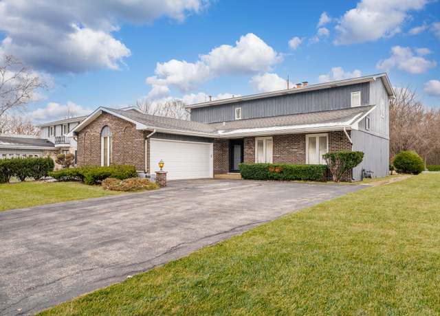 Property at 809 Brentwood Dr, Bensenville, IL 60106, 3 beds, 3 baths