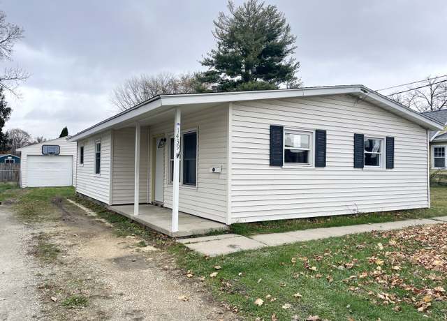 Property at 1439 Lanewood Dr, Dixon, IL 61021, 3 beds, 1 bath