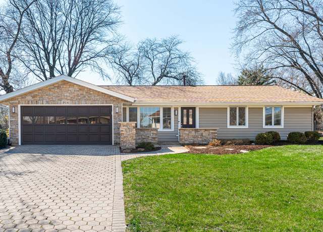 Property at 814 Stamford Ct, Schaumburg, IL 60193, 3 beds, 2 baths