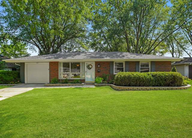 Property at 1403 Hampton Ln, Schaumburg, IL 60193, 4 beds, 3 baths