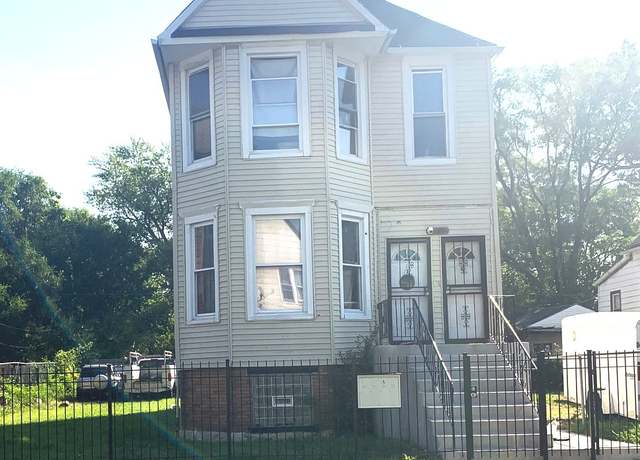 Property at 7233 S Peoria St, Chicago, IL 60621, 10 beds, 4 baths