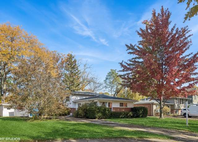 Property at 1521 Lakeside Dr, Wheaton, IL 60187, 3 beds, 1.5 baths