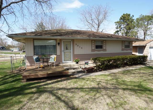 Property at 3215 Bavarian Ln, Rockford, IL 61109, 3 beds, 2 baths