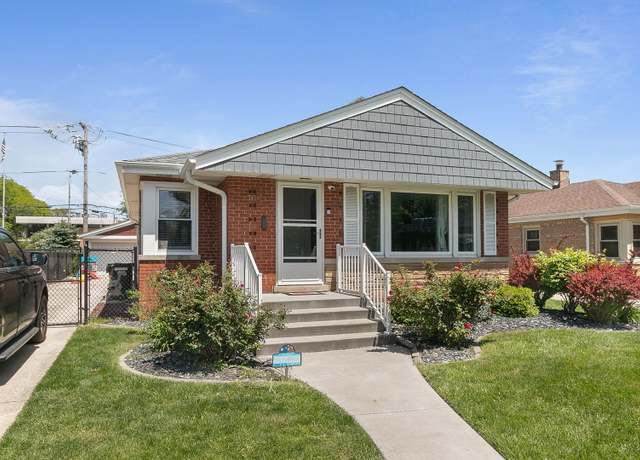 Property at 3156 W 100th St, Evergreen Park, IL 60805, 3 beds, 2 baths