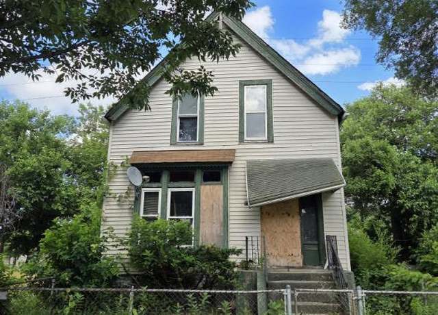 Property at 5747 S La Salle St, Chicago, IL 60621, 5 beds, 2 baths