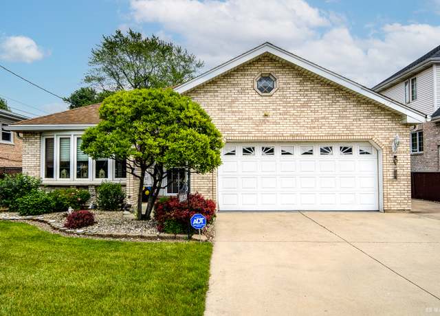 Property at 9039 S Central Ave, Oak Lawn, IL 60453, 4 beds, 2.5 baths