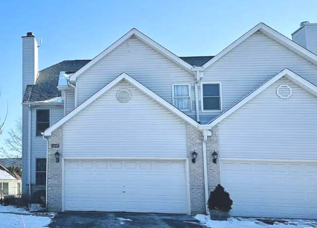 Property at 2035 Thornwood Cir, St. Charles, IL 60174, 3 beds, 2.5 baths