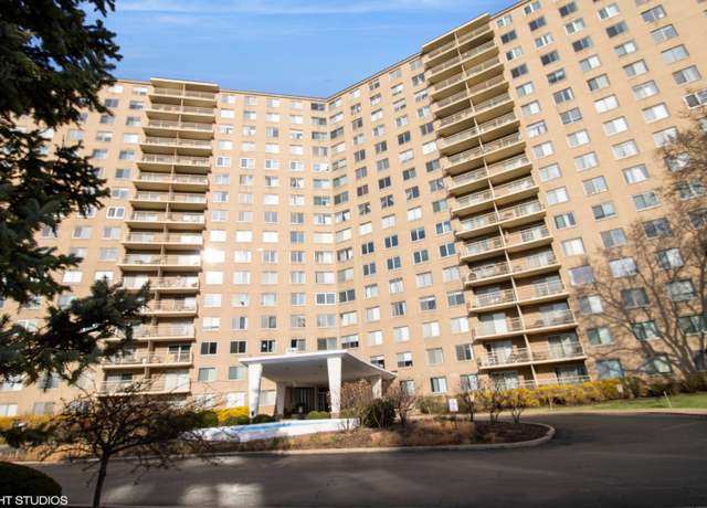 Property at 7061 N Kedzie Ave #813, Chicago, IL 60645, 2 beds, 2 baths