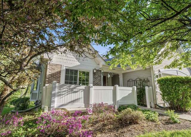 Property at 2800 N Southern Hills Dr, Wadsworth, IL 60083, 3 beds, 3 baths