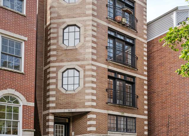 Property at 911 W Roscoe St #3, Chicago, IL 60657, 2 beds, 2 baths