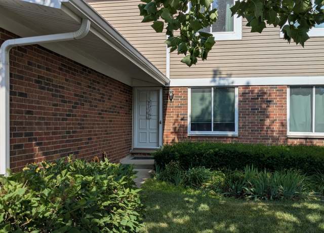 Property at 1991 N Williamsburg Dr, Palatine, IL 60074, 3 beds, 1.5 baths