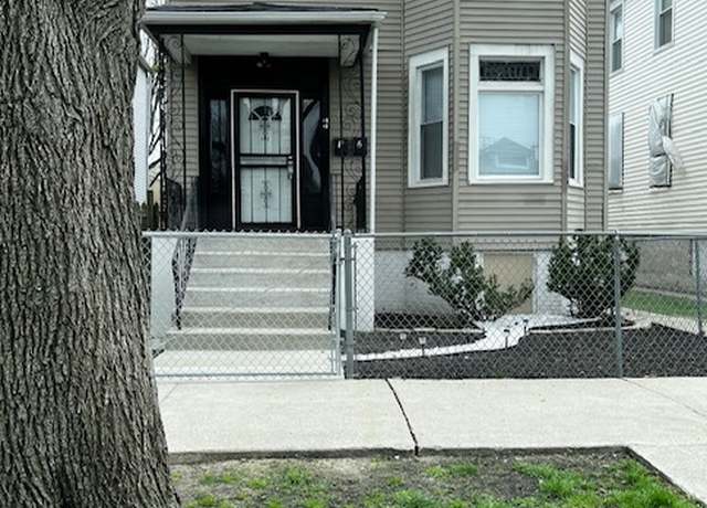 Property at 8423 S Muskegon Ave, Chicago, IL 60617, 6 beds, 2.5 baths