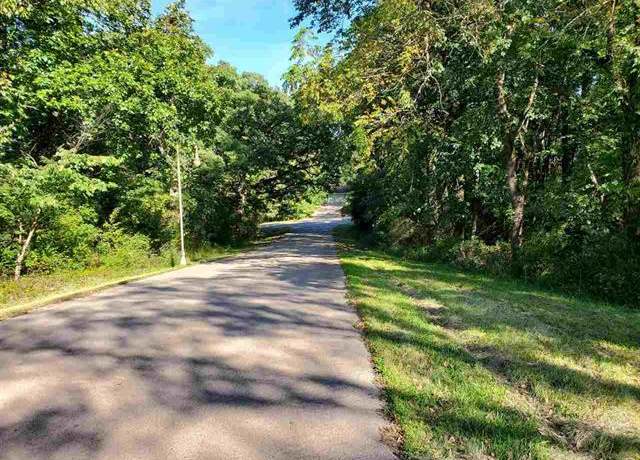 Property at 2170 Fawn Ridge Dr, Dixon, IL 61021