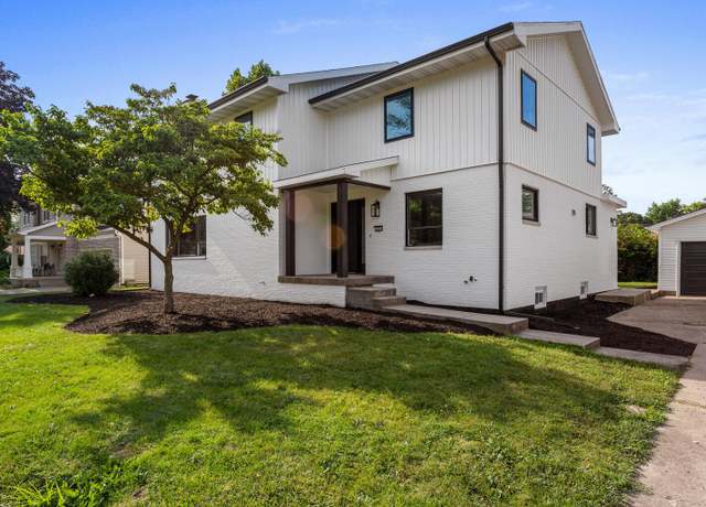 Property at 1205 Broadmoor Dr, Champaign, IL 61821, 4 beds, 2.5 baths