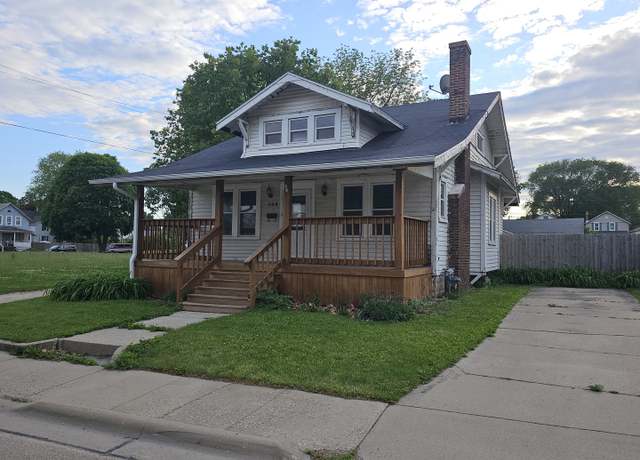 Property at 709 Avenue B, Sterling, IL 61081, 4 beds, 2 baths