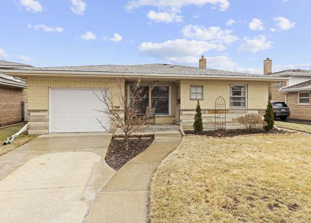 Property at 9605 S Knox Ave, Oak Lawn, IL 60453, 3 beds, 2 baths