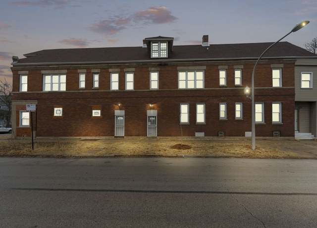 Property at 8559 S Escanaba Ave, Chicago, IL 60617, 10 beds, 4 baths